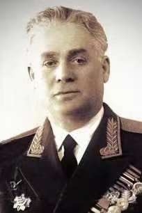 大猫徽章拍卖第214期  苏联红军20周年奖章套 得主为坦克装甲兵少将 较为难得