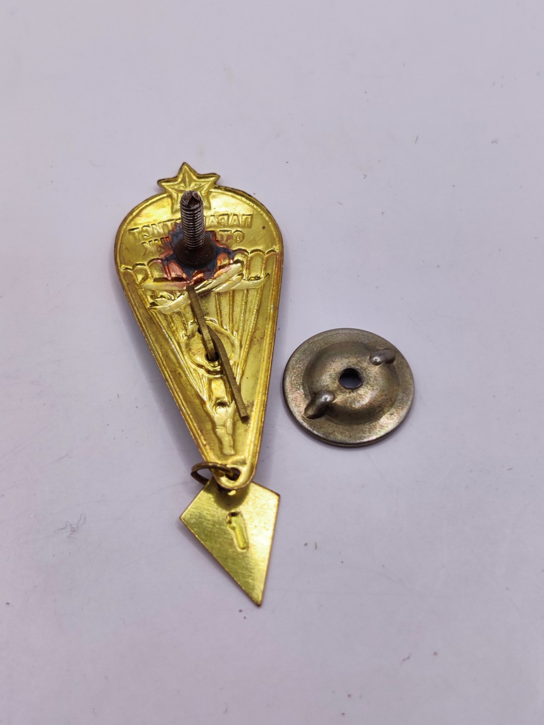 全场0元起拍 第24期 咸鱼国勋章拍卖专场 1月27日（周五）下午6：00开始