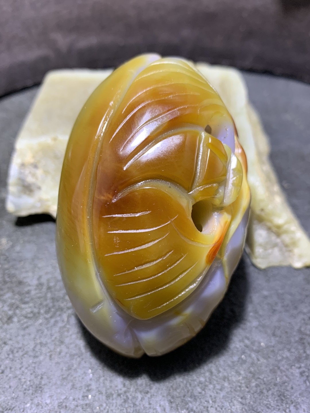 重器天然马达加斯加高玉化玛瑙手工雕刻竹节蝙蝠把件一个，