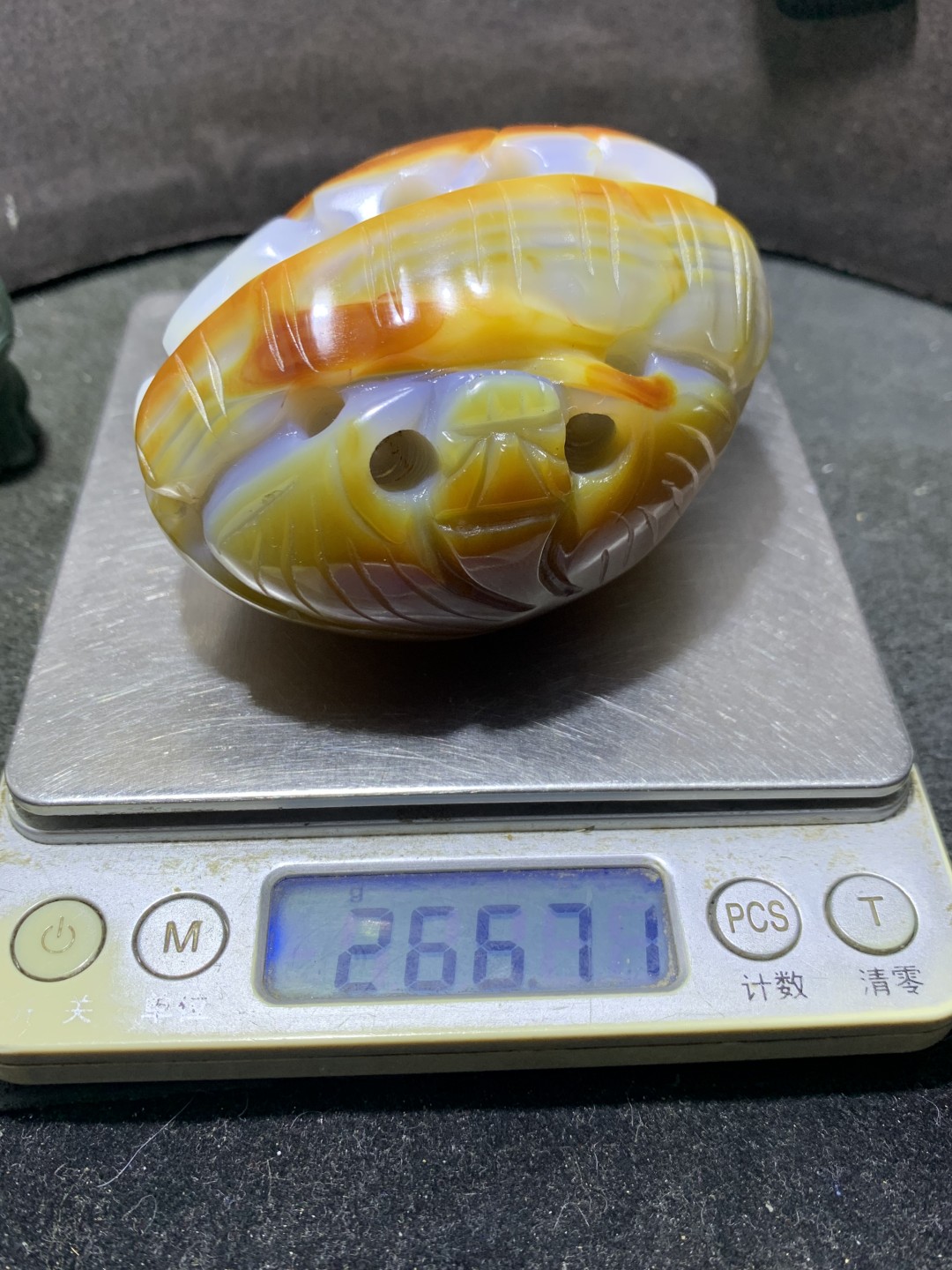 重器天然马达加斯加高玉化玛瑙手工雕刻竹节蝙蝠把件一个，