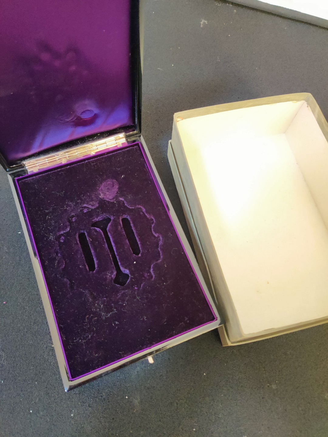 全场0元起拍 第24期 咸鱼国勋章拍卖专场 1月27日（周五）下午6：00开始 日本战后二等瑞宝空箱 带纸盒