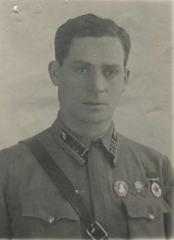 大猫徽章拍卖第214期  苏联红军20周年奖章套 得主为坦克装甲兵少将 较为难得