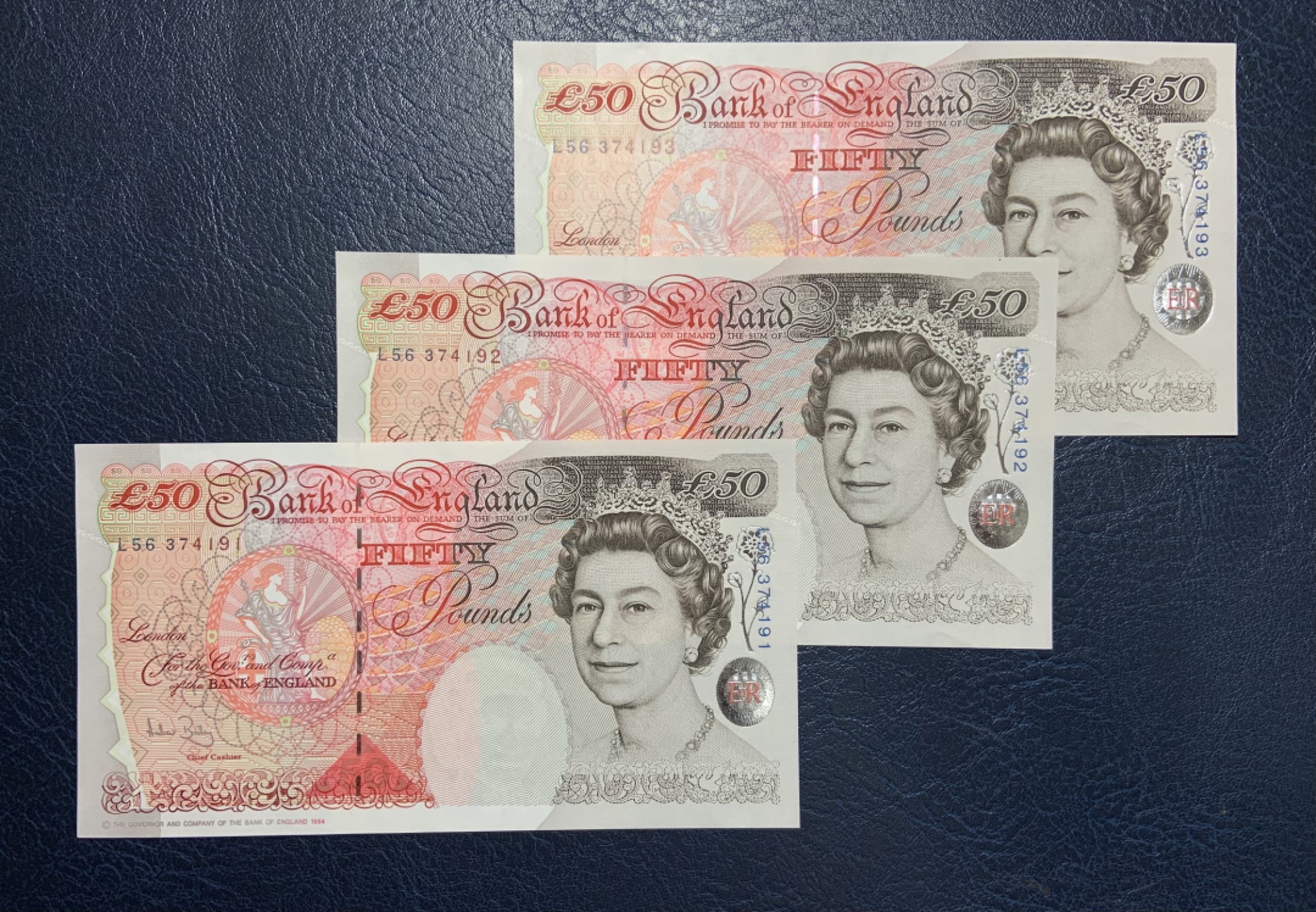 收藏联盟Quantum Auction 第227期拍卖 英国1994年50英镑三连号 品相UNC 左上角有轻微点钞痕