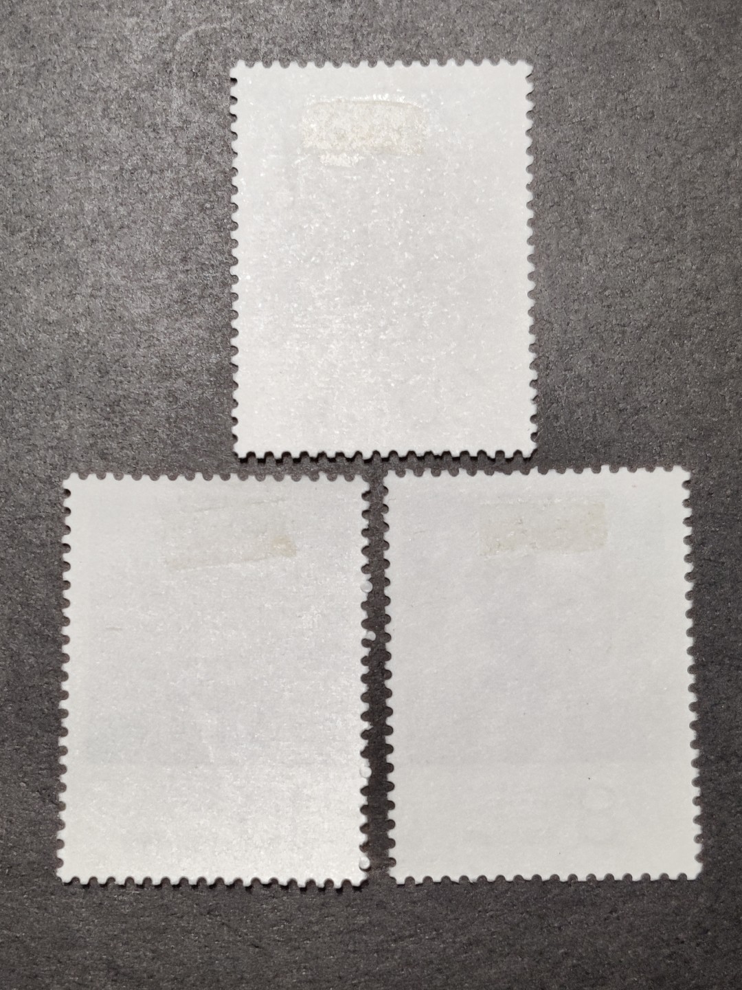 洪涛臻品批发群  精选邮票限时拍卖第一百五十五期 J138叶剑英 新全套轻贴 面艳背白 原胶润亮 完美过灯 