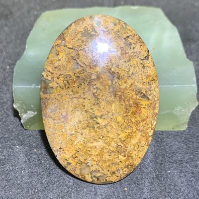 精美战国红玛瑙黄金草花纹牌子一个， - 精美战国红玛瑙黄金草花纹牌子一个，