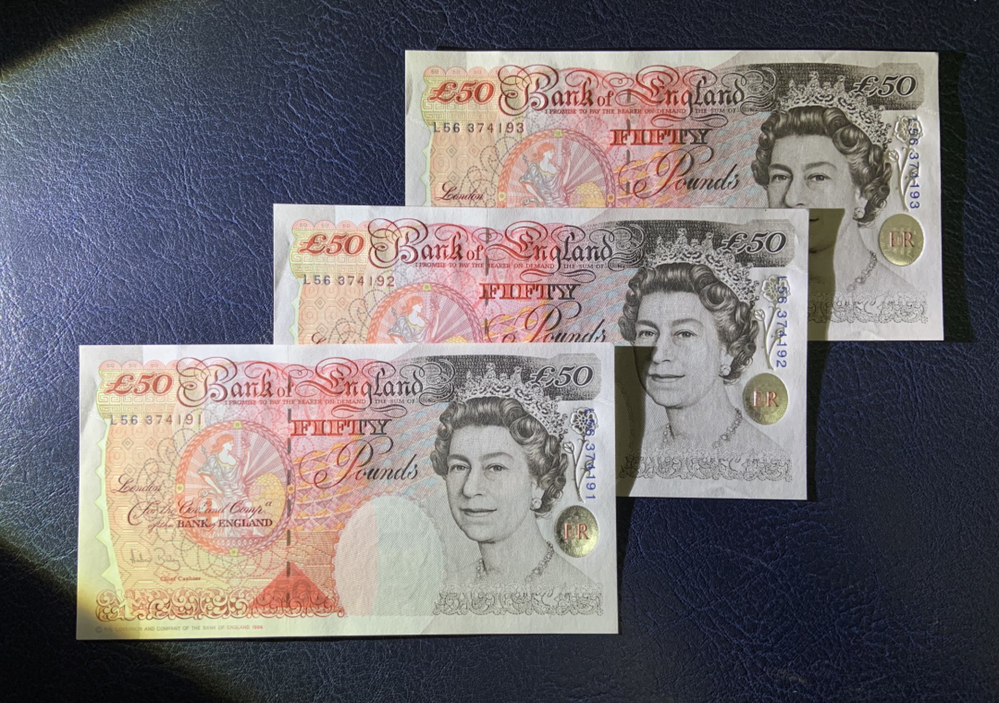 收藏联盟Quantum Auction 第227期拍卖 英国1994年50英镑三连号 品相UNC 左上角有轻微点钞痕