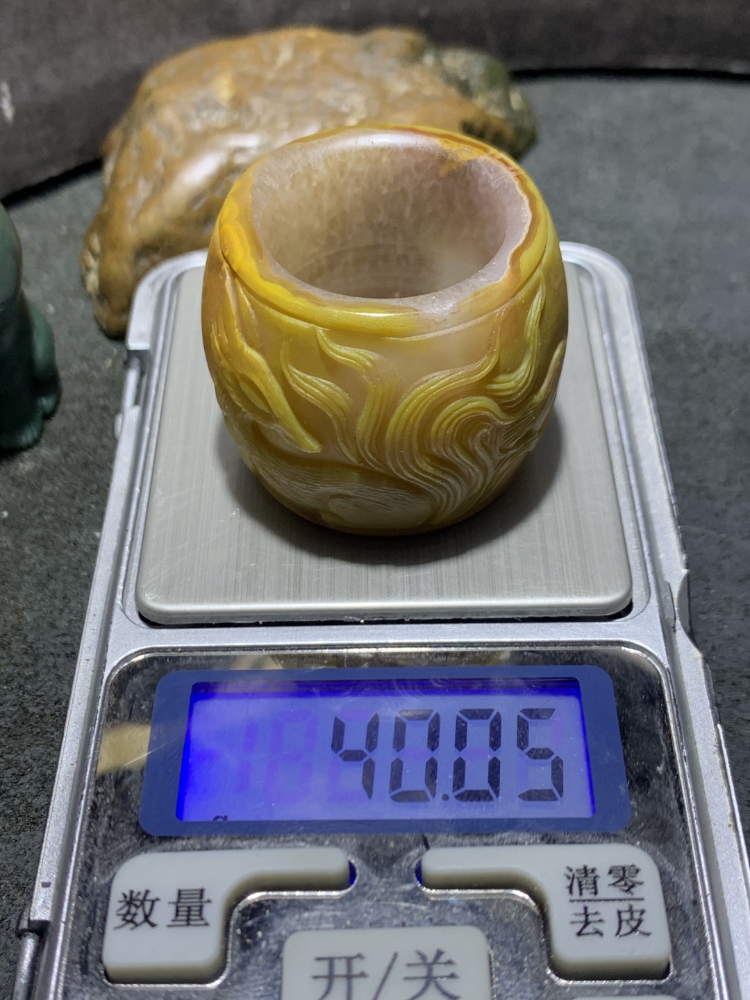 精美亚光高玉化战国红玛瑙手工雕刻仿古纹灵狐扳指一个，