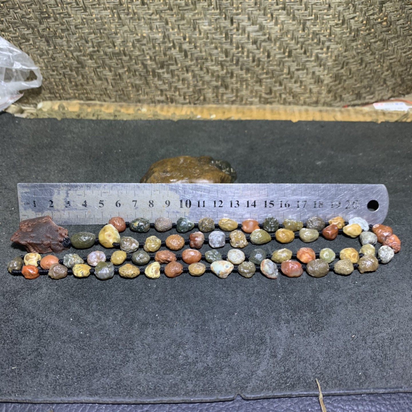 精美阿拉善筋脉玛瑙长款项链一条