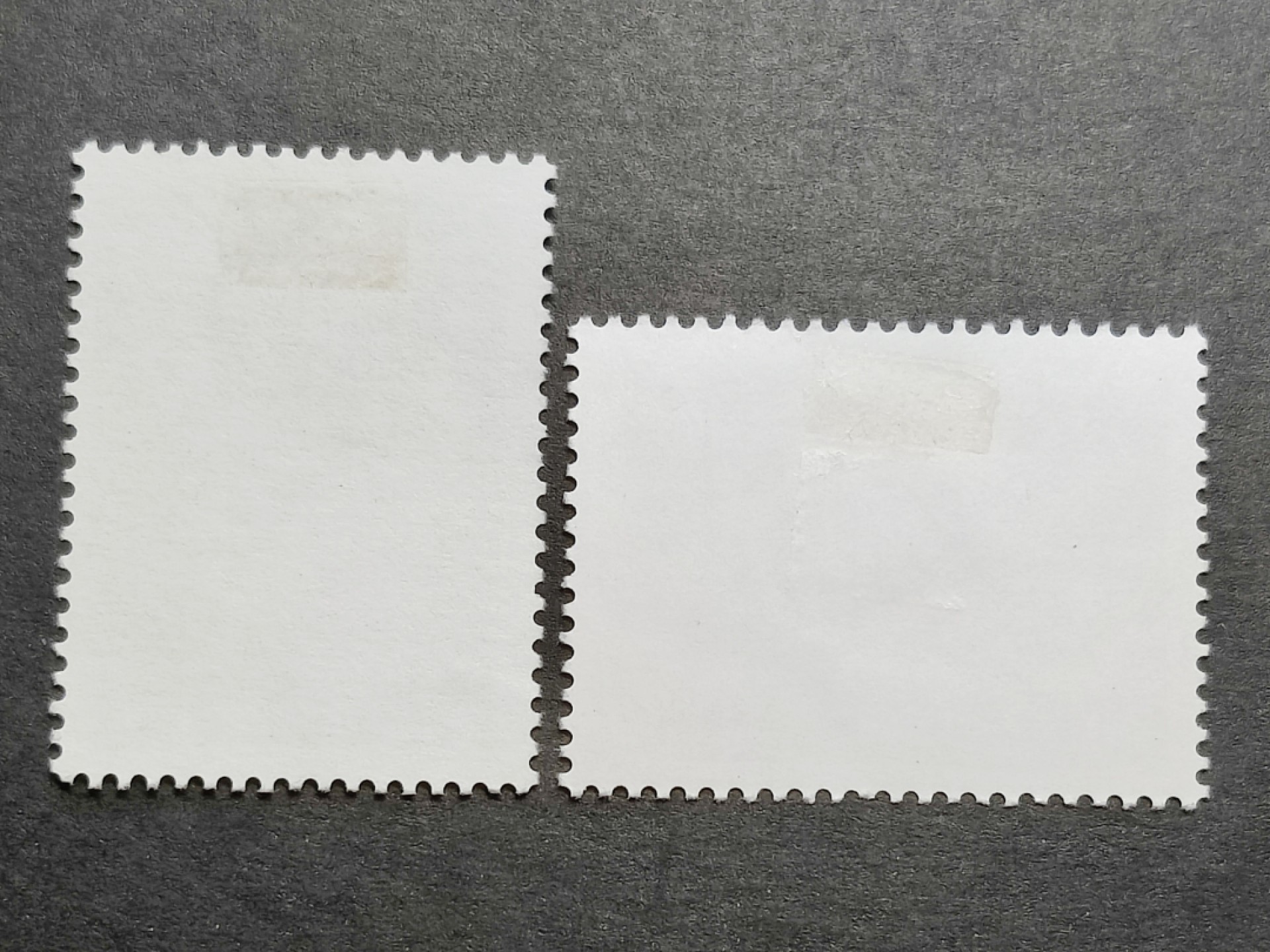 洪涛臻品批发群  精选邮票限时拍卖第一百七十一期 J114徐悲鸿诞生90周年 新全套轻贴 完美过灯! 原胶润白 面色鲜艳 票生挺！齿孔粒粒饱满！ 