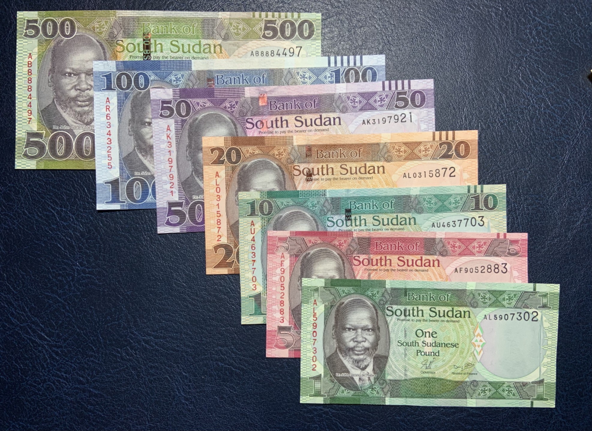 收藏联盟Quantum Auction 第227期拍卖 南苏丹2016-19年1-500镑一套 品相全新UNC 50和500边角有瑕疵，细节如图