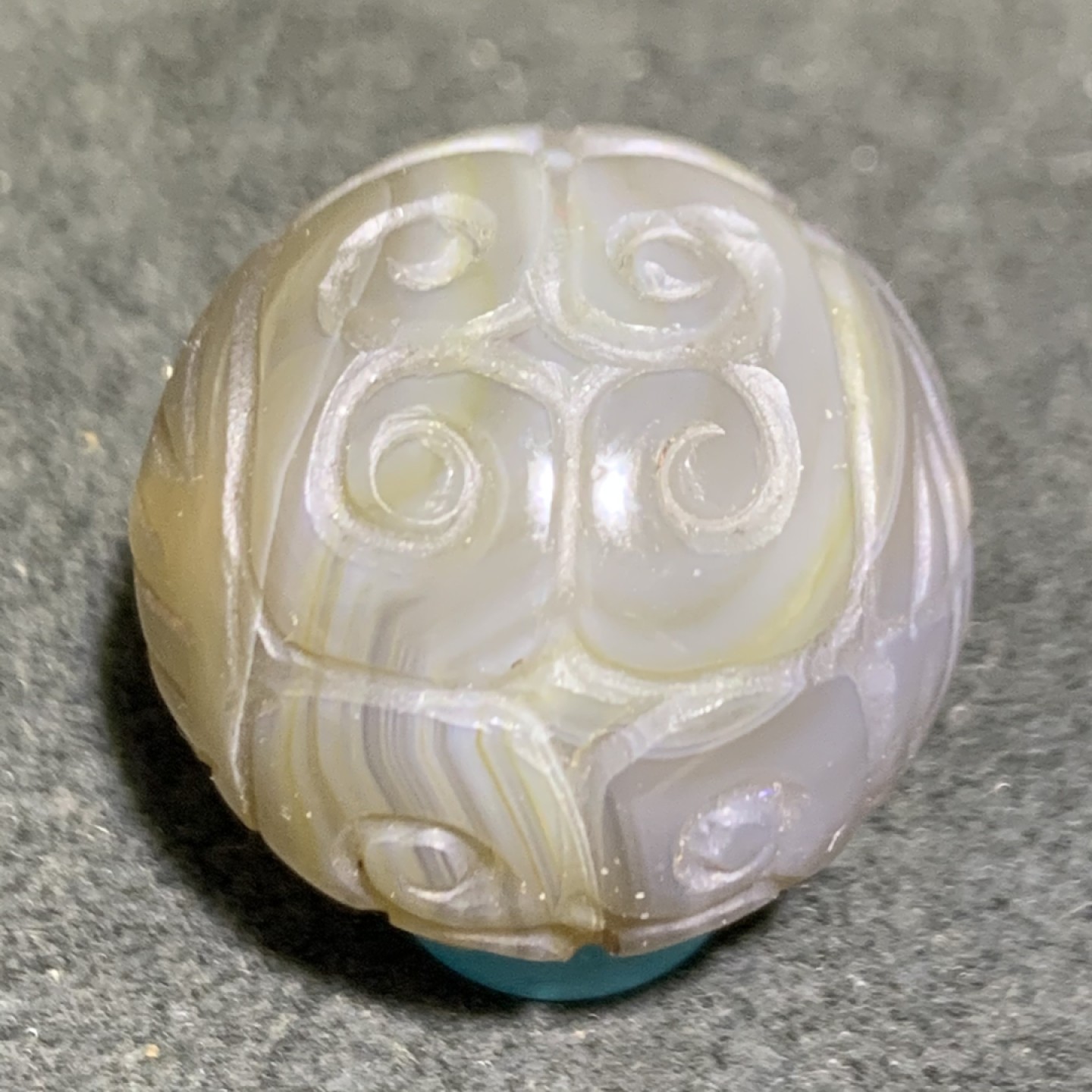 巴西玛瑙雕刻大云纹珠（回纹珠）一颗，