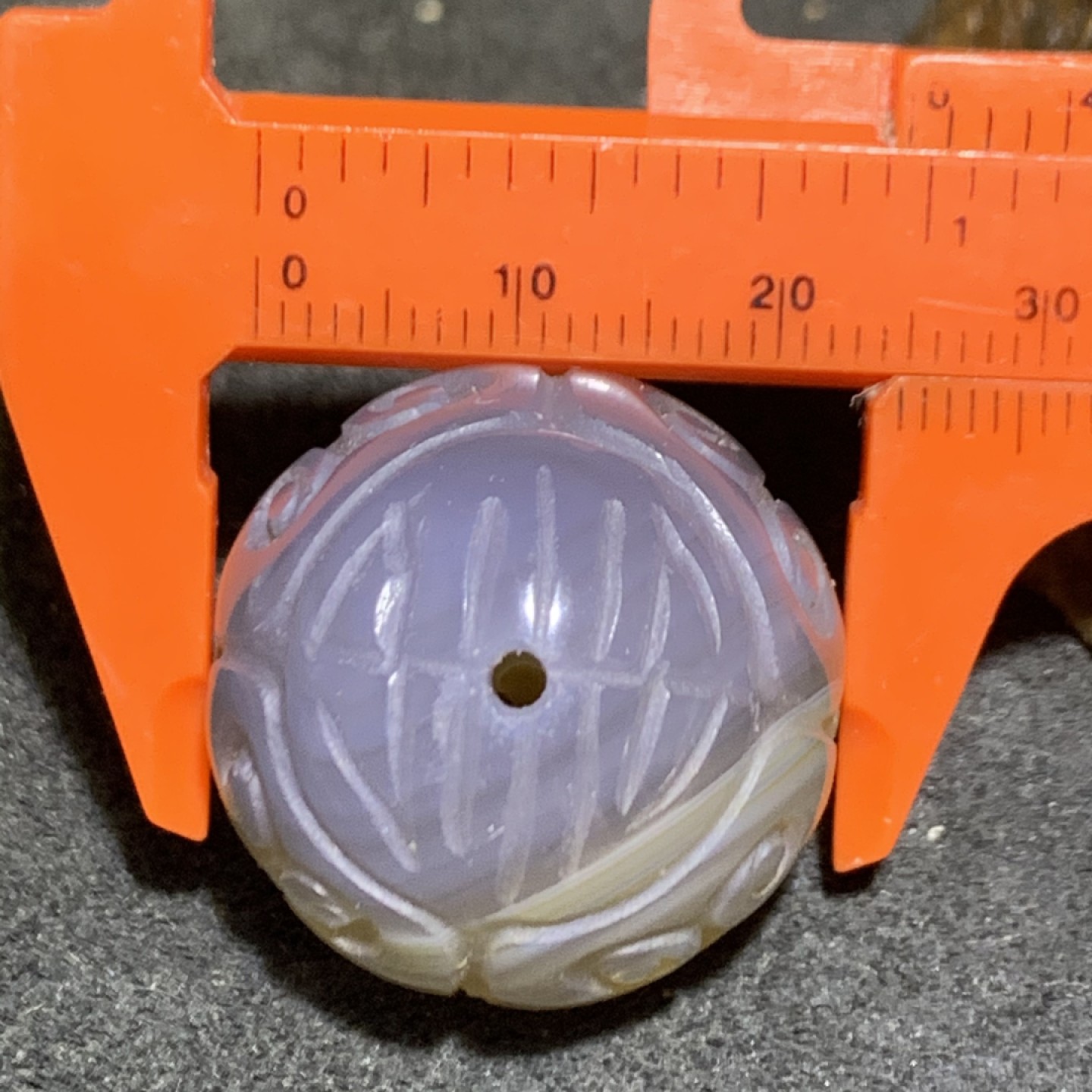 巴西玛瑙雕刻大云纹珠（回纹珠）一颗，