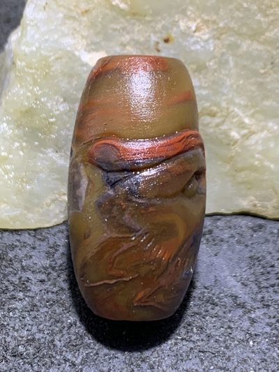 精美亚光冰飘战国红玛瑙手工俏色巧雕寿带鸟桶珠一颗 精美亚光冰飘战国红玛瑙手工俏色巧雕寿带鸟桶珠一颗