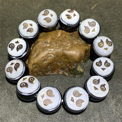 精品药师玛瑙俏色巧雕熊猫大手串一条， - 精品药师玛瑙俏色巧雕熊猫大手串一条，