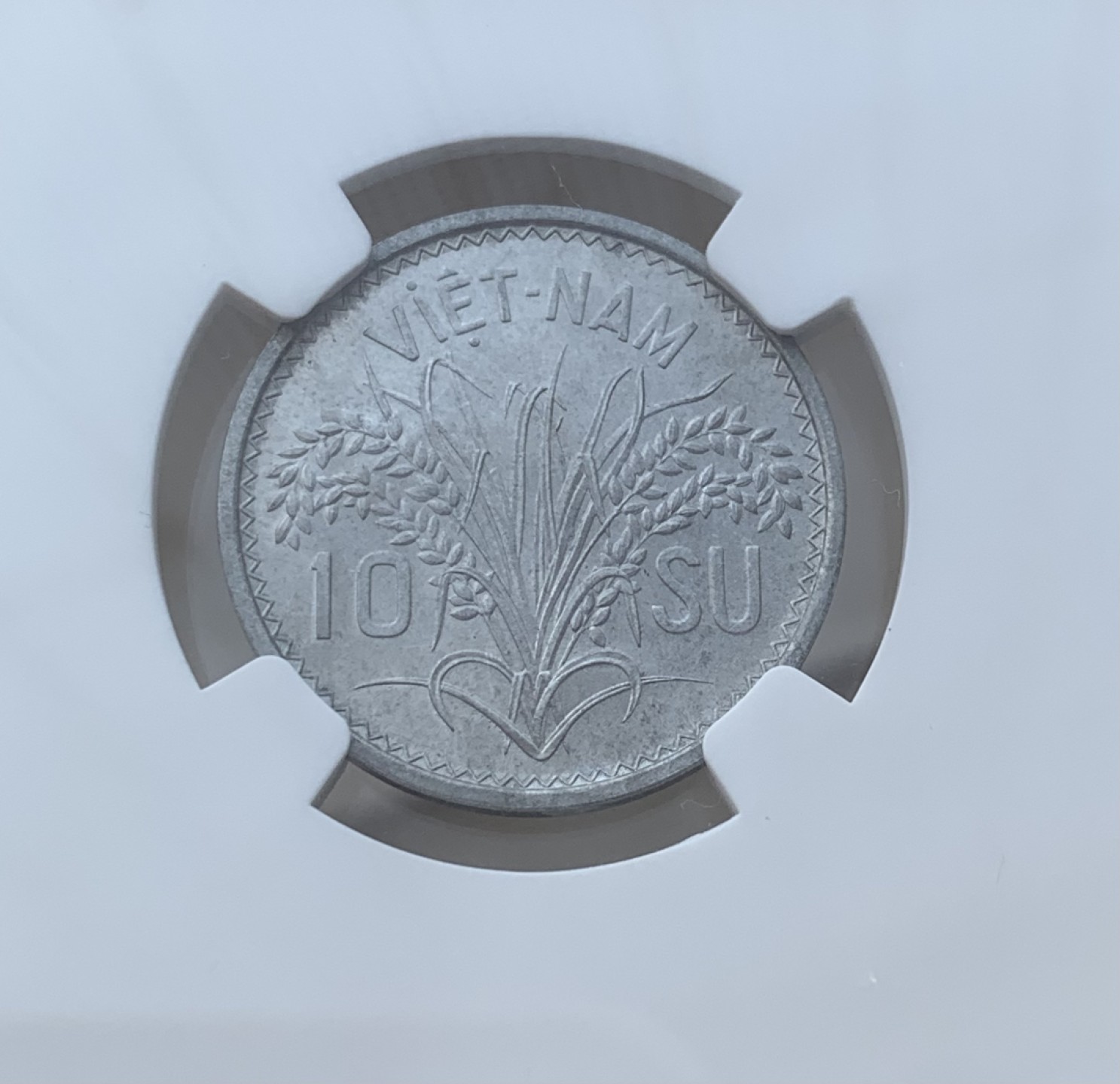 瓶子🏺第76期拍卖会 越南1953年吴庭艳政府三姐妹10分MS63