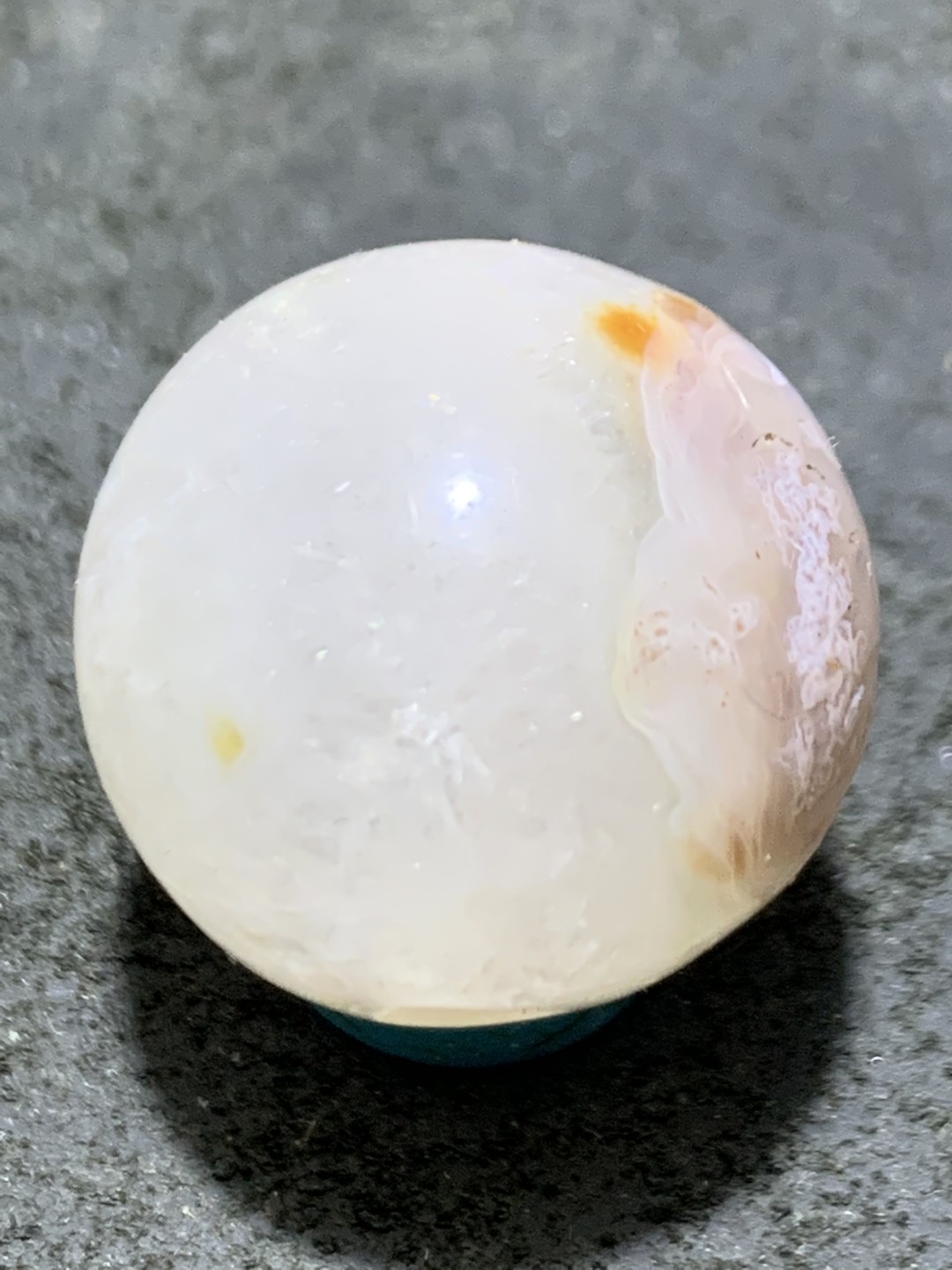 精美冰飘战国红玛瑙手工俏色巧雕菩提2.0珠一颗！