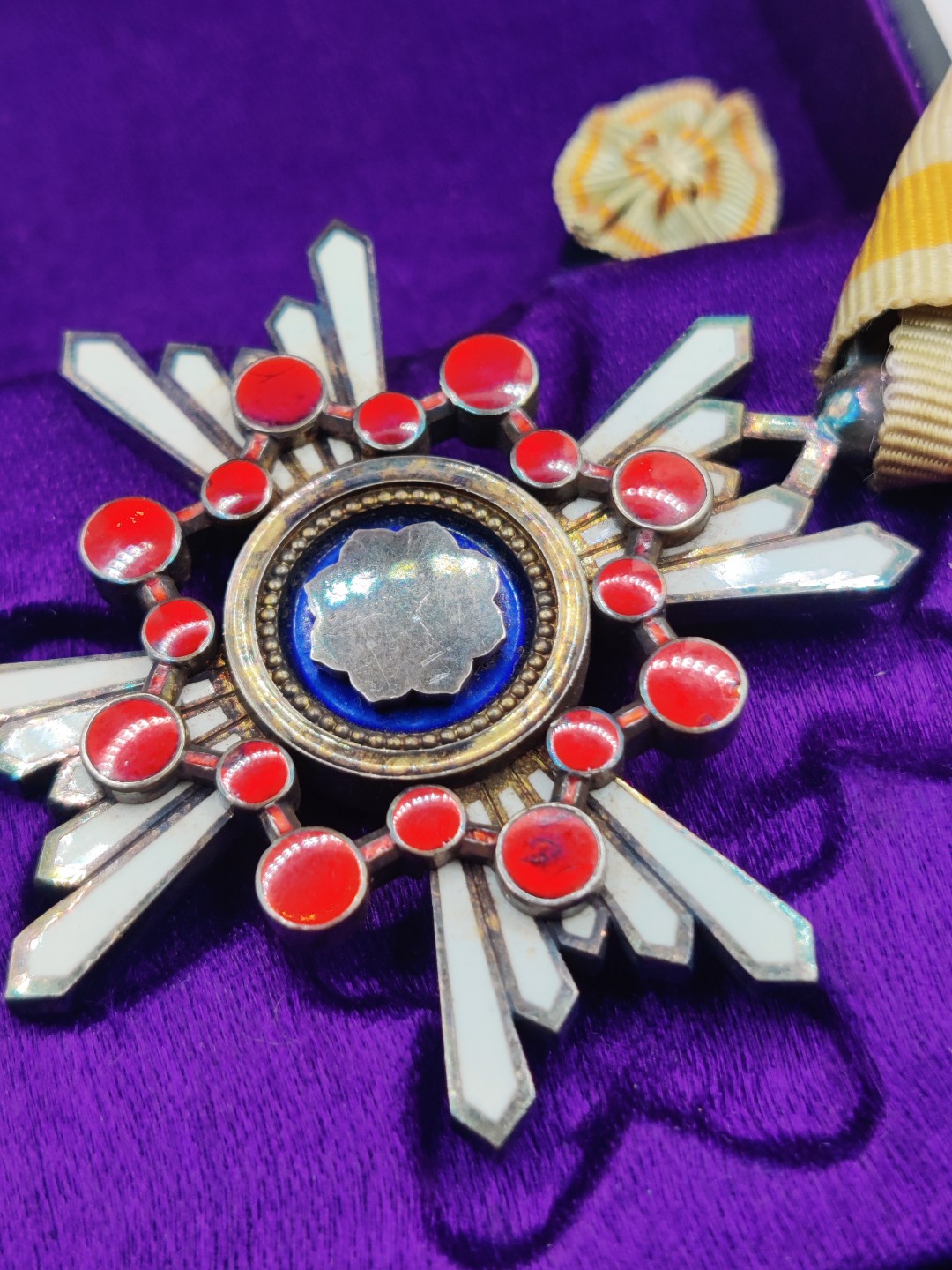 全场0元起拍 第26期 咸鱼国勋章拍卖专场 2月1日（周三）下午6：00开始 明治时期 四等瑞宝章 银制带盒略 稀有币标 造币局制