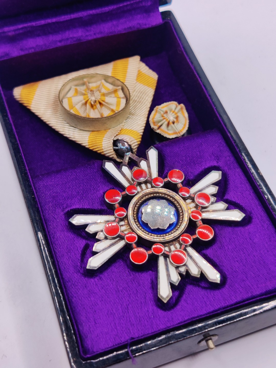 全场0元起拍 第26期 咸鱼国勋章拍卖专场 2月1日（周三）下午6：00开始 明治时期 四等瑞宝章 银制带盒略 稀有币标 造币局制