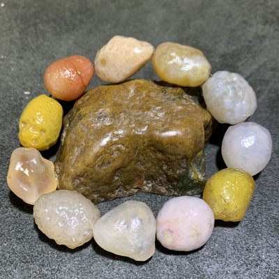 精美天然阿拉善粉彩糖心玛瑙原石手串一条， - 精美天然阿拉善粉彩糖心玛瑙原石手串一条，