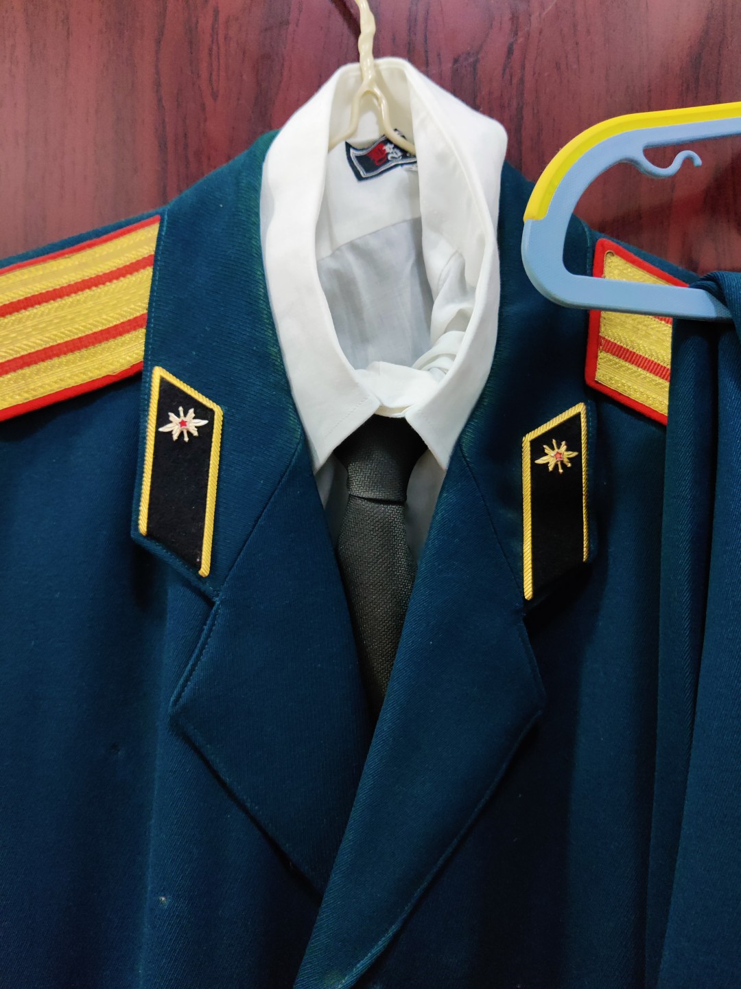 全场0元起拍 第26期 咸鱼国勋章拍卖专场 2月1日（周三）下午6：00开始 苏联m69通讯兵少校礼服一套 将官定制面料