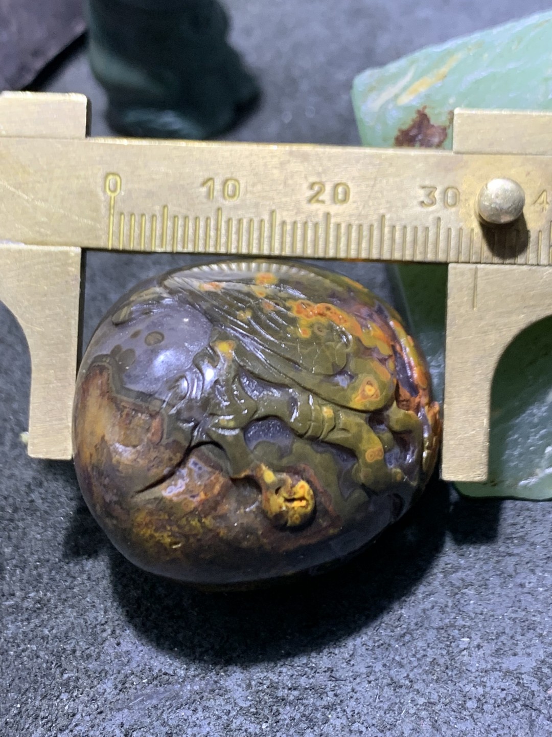 精美冰飘战国红玛瑙手工俏色巧雕喜上眉梢把件一个，