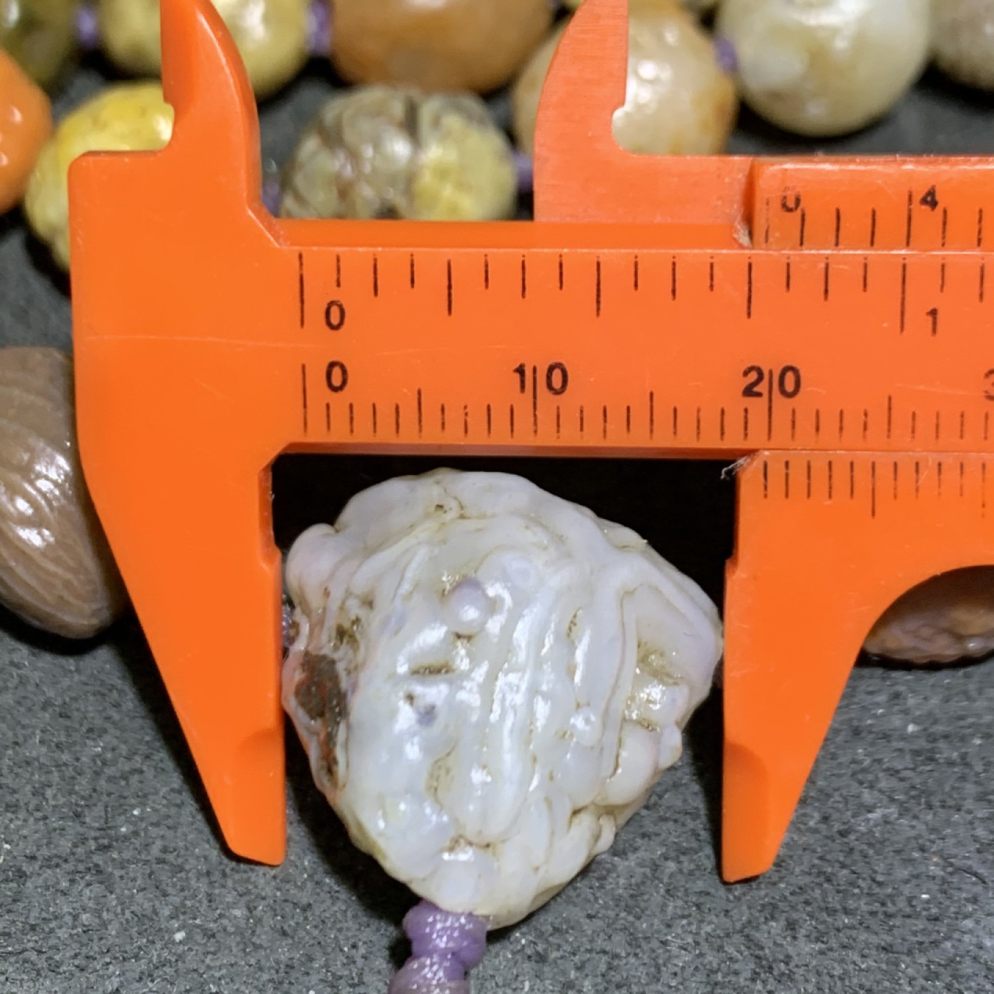 精美戈壁高圆度多彩筋脉玛瑙原石108项链一条，