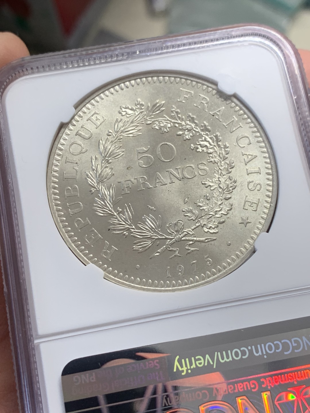 《竞宝斋》第130场-周日，周一连拍 (全场包邮) NGC MS66 1975年法国大力神50法郎银币