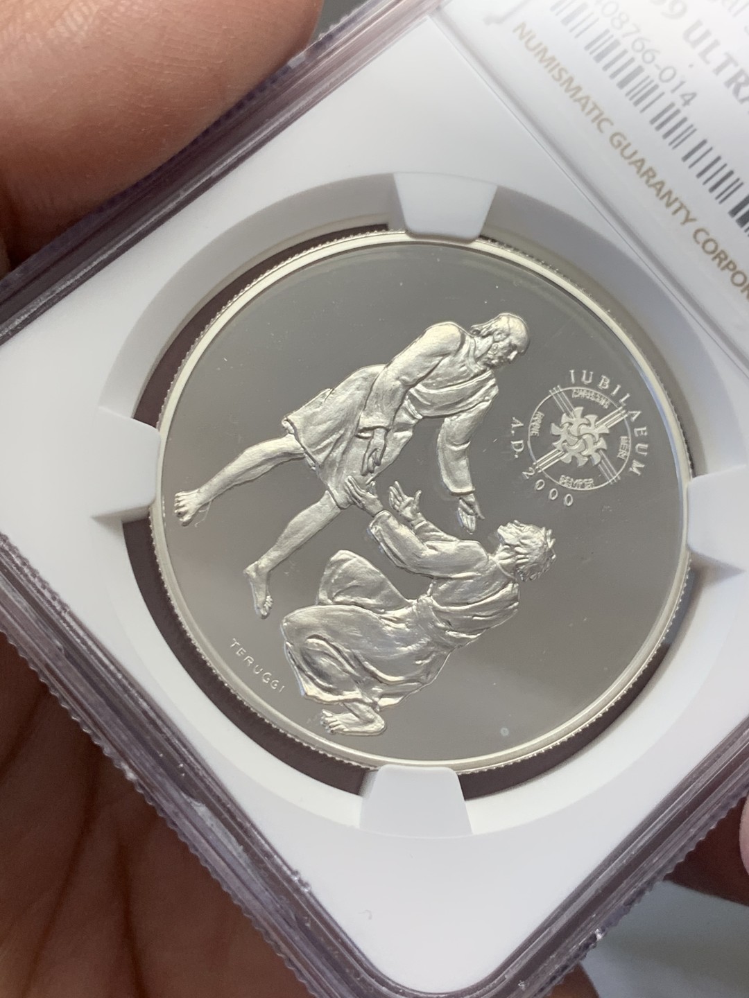 《竞宝斋》第130场-周日，周一连拍 (全场包邮) 唯一冠军分 NGC-PF69 安道尔1999年 浪子跪拜 10第纳尔精制大银币 稀少品种