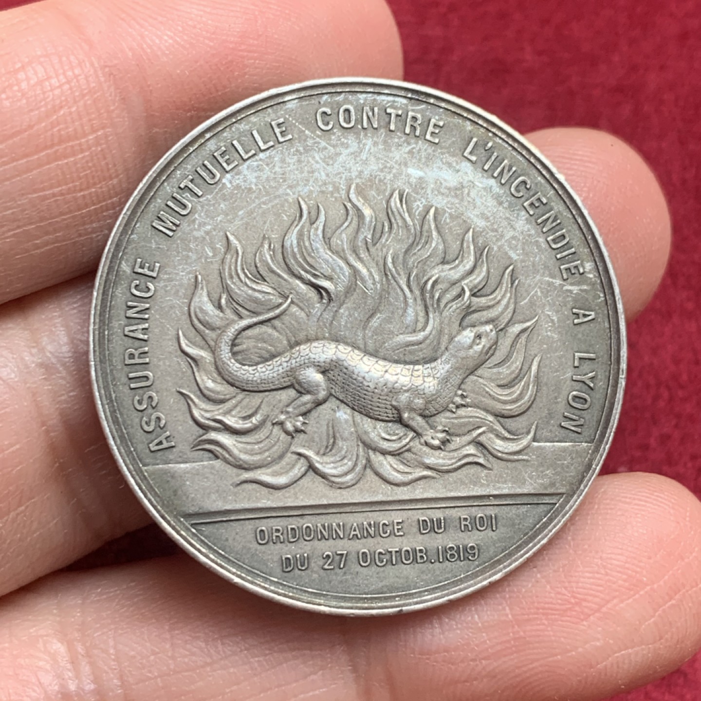 《竞宝斋》第130场-周日，周一连拍 (全场包邮) 法国1885年 火蜥蜴圆形 银质代用币 AU好品 22.7克 银标