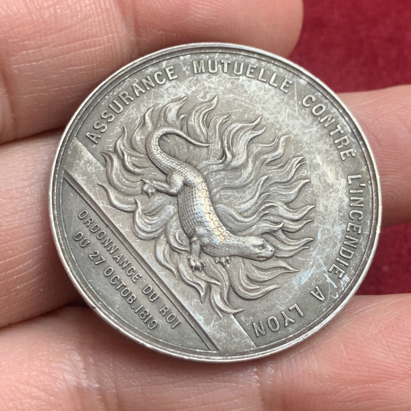 《竞宝斋》第130场-周日，周一连拍 (全场包邮) 法国1885年 火蜥蜴圆形 银质代用币 AU好品 22.7克 银标