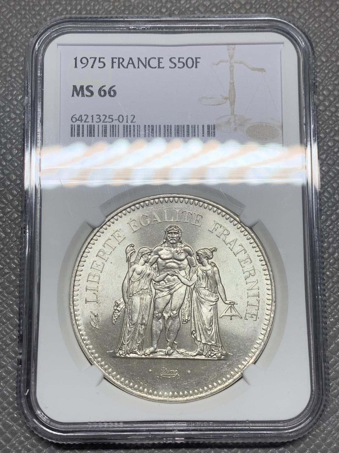 《竞宝斋》第130场-周日，周一连拍 (全场包邮) NGC MS66 1975年法国大力神50法郎银币
