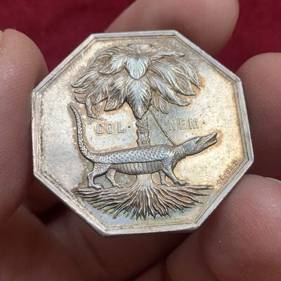 《竞宝斋》第130场-周日，周一连拍 (全场包邮) - 法国 宠物鳄鱼 银质八角代用币 稀少品种  15.1克 丰饶角 银标