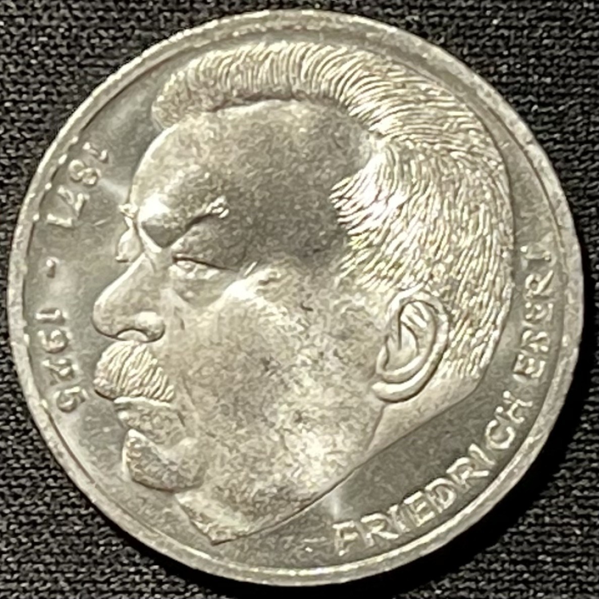 紫瑗钱币——第249期拍卖 联邦德国 1975年 J厂 艾伯特逝50世周年 5马克 11.2克 0.625银 UNC