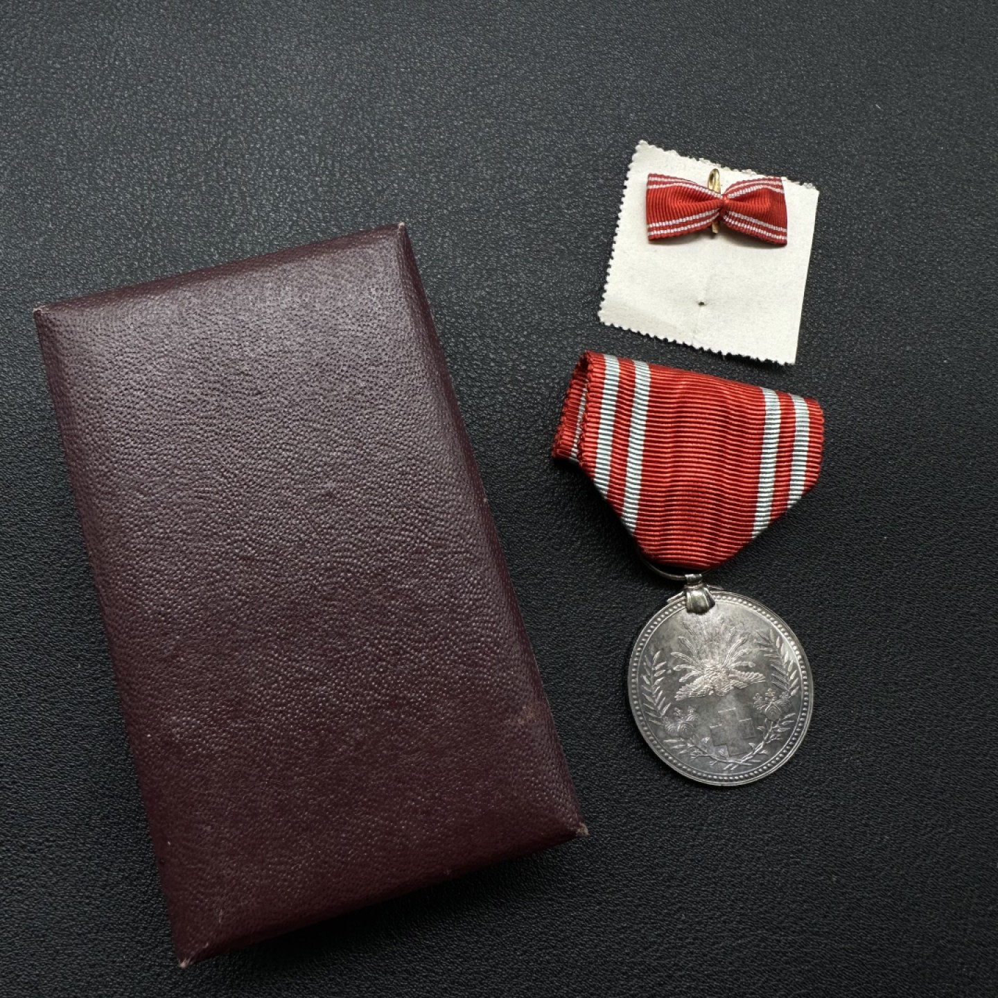 勋章奖章交易所2月4日拍卖 日本赤十字社员章