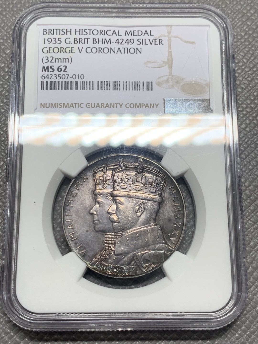 《竞宝斋》第130场-周日，周一连拍 (全场包邮) NGC MS62  英国 1935年 乔治五世登基25周年银章，细节很好，包浆不错