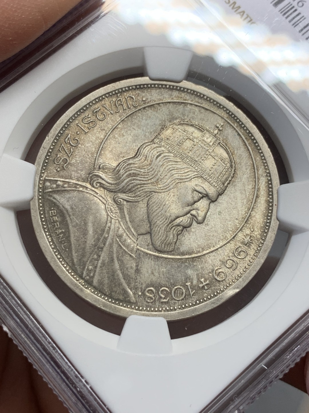 《竞宝斋》第131场-周日，周一连拍 (全场包邮) NGC-MS62 匈牙利 1938年 史蒂芬5潘果大银币 分数给太低了 买的时候按64的裸币拿过来的