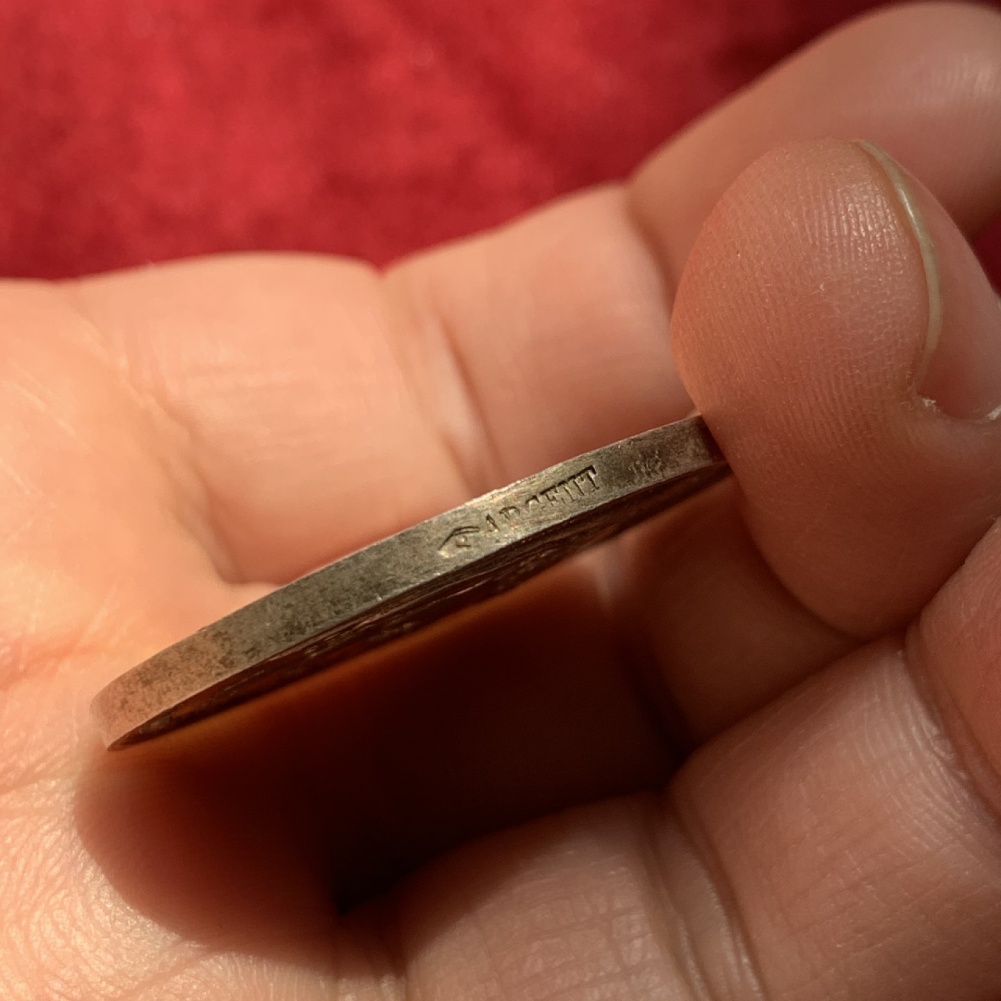 《竞宝斋》第131场-周日，周一连拍 (全场包邮) 法国1744年 诺曼底 JETON银币 细节一流 非常漂亮 15.9克 手指铭银标