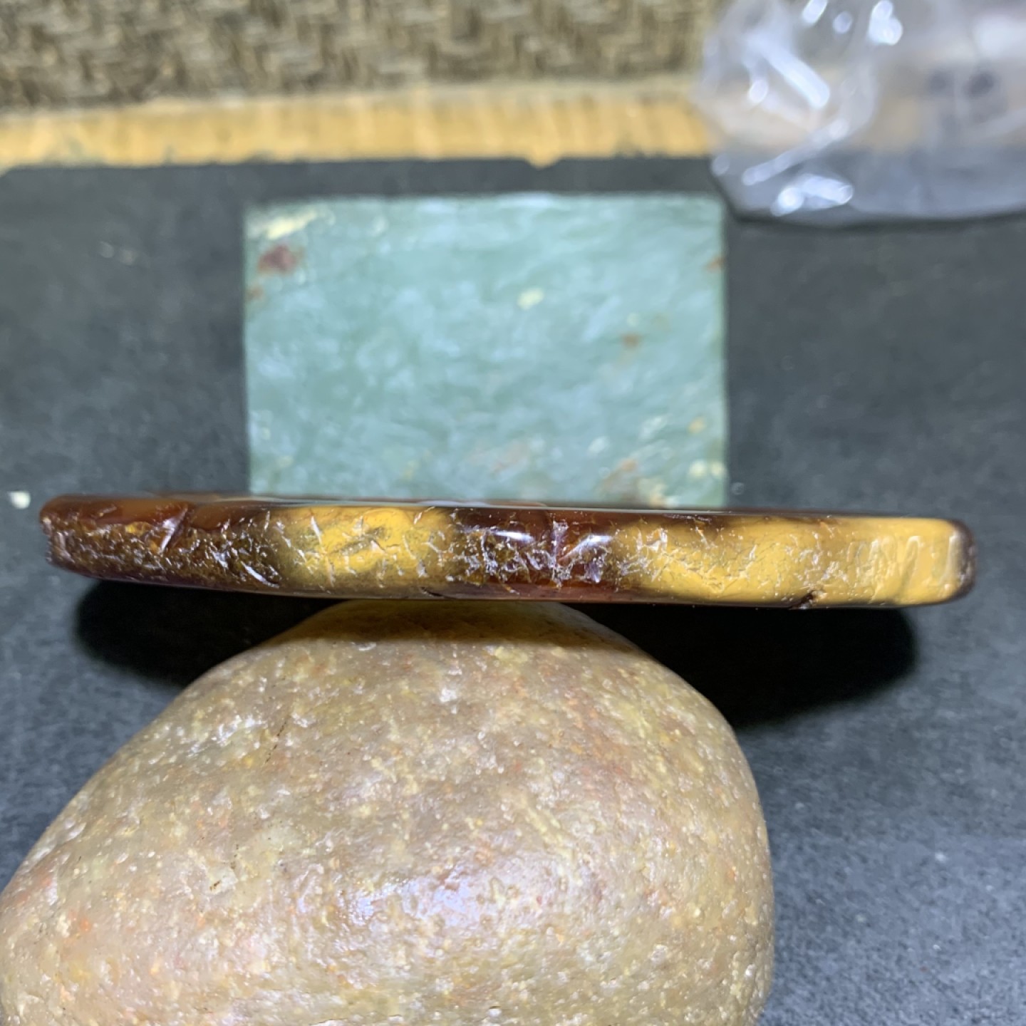 重器天然马达加斯加原皮玛瑙巧雕无相佛大 牌子一块