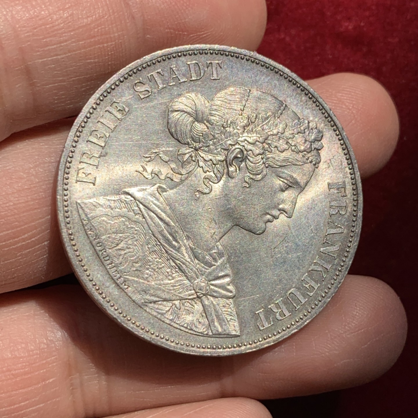 《竞宝斋》第131场-周日，周一连拍 (全场包邮) 1862年 法兰克福少女2泰勒银币，德系热门，UNC品相