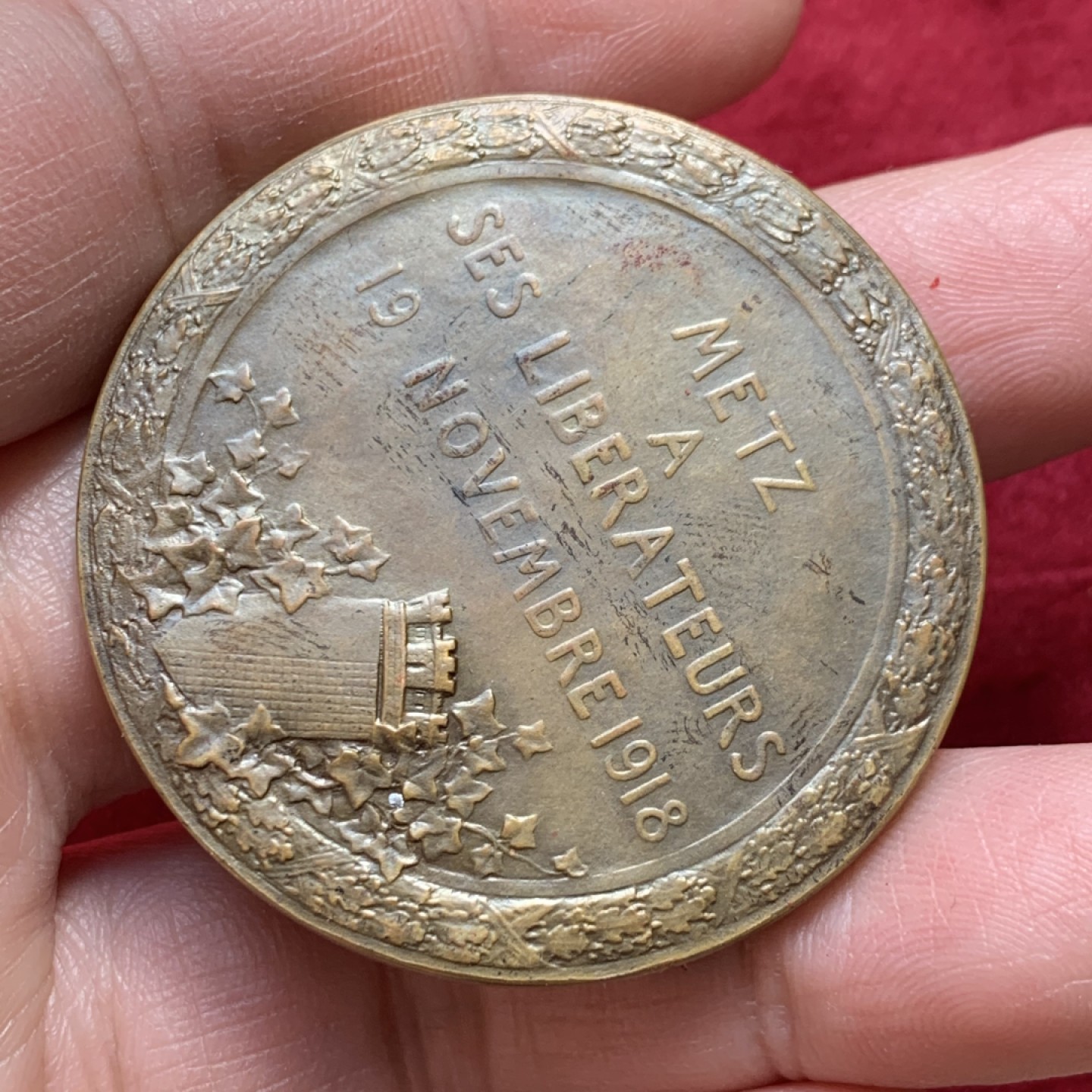 《竞宝斋》第131场-周日，周一连拍 (全场包邮) 法国 1918年 梅斯回归纪念铜章 少见带原盒 状态好