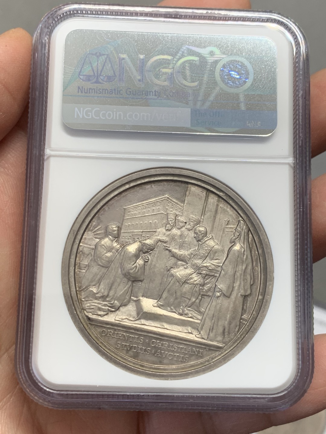 《竞宝斋》第131场-周日，周一连拍 (全场包邮) NGC MS63 1916年梵蒂冈教皇本笃十五世高浮雕精美银章 镜面底板 精美绝伦