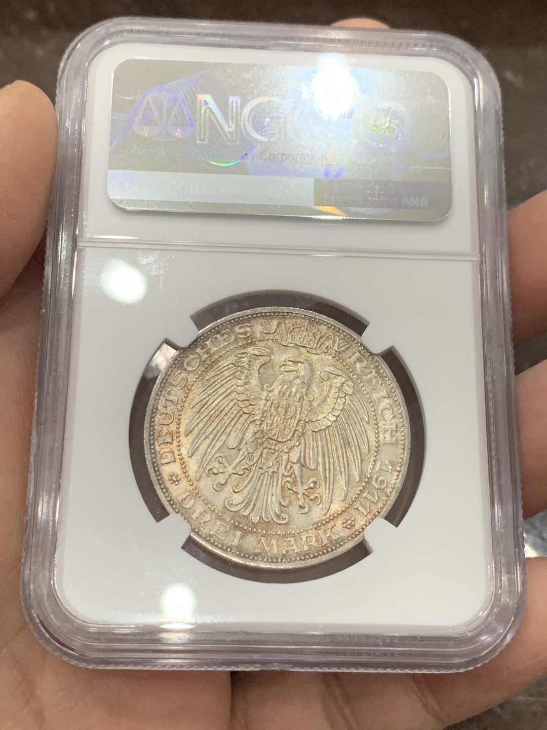 《竞宝斋》第131场-周日，周一连拍 (全场包邮) NGC-MS64 德国普鲁士 1911年布雷斯劳大学3马克 银币 常见品种，淡五彩包浆，转光强烈