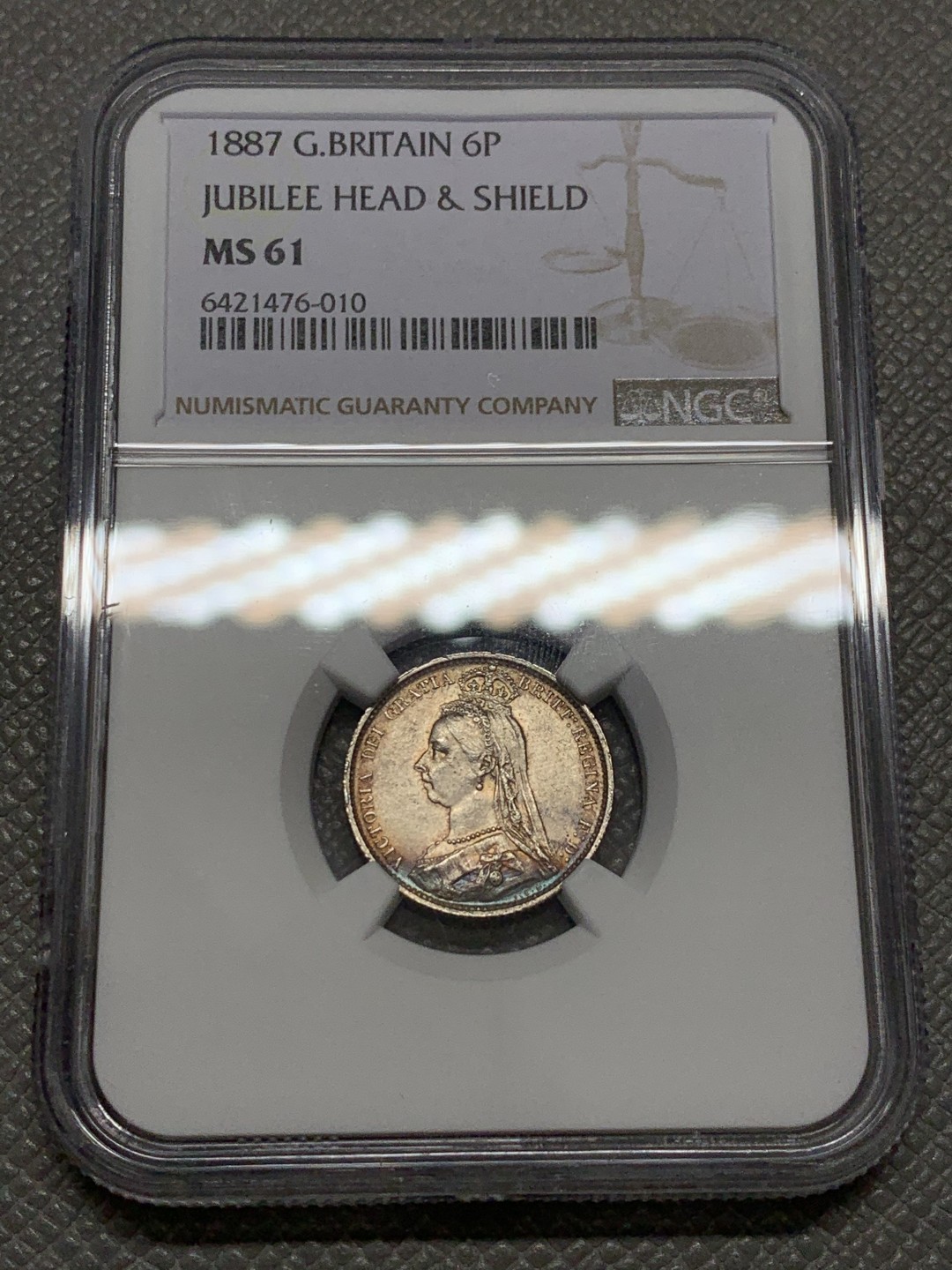 《竞宝斋》第131场-周日，周一连拍 (全场包邮) NGC MS61 1887年英国维多利亚6便士 正面带彩 盾徽版