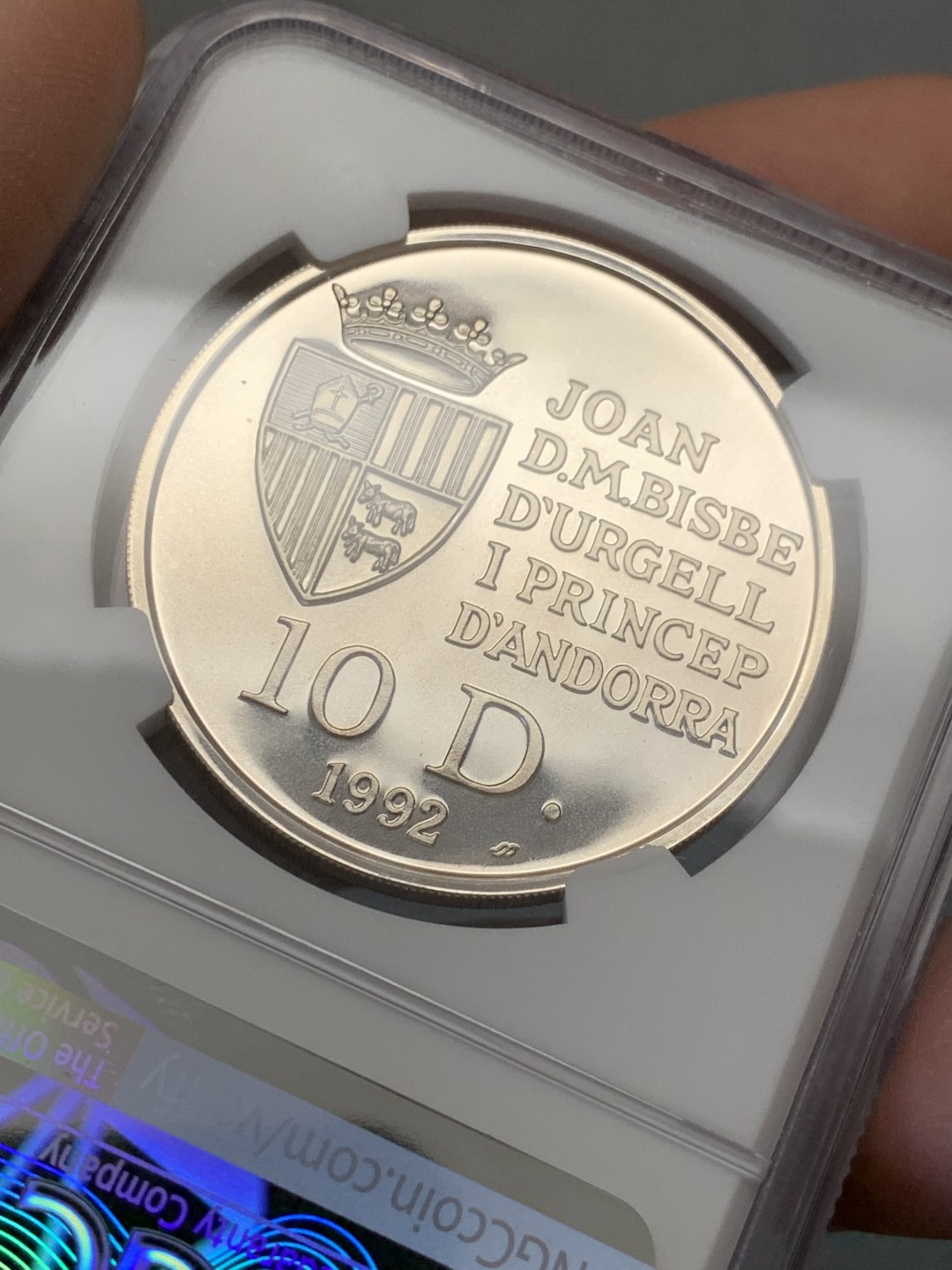 《竞宝斋》第131场-周日，周一连拍 (全场包邮) 冠军分 NGC-PF68 安道尔1992年 保护动物系列 灰熊10第纳尔精制大银币 