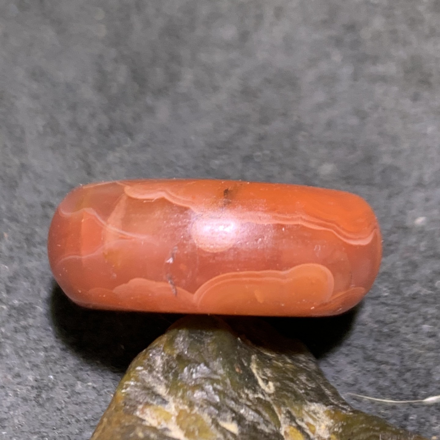 精美亚光保山南红玛瑙平安扣一个，