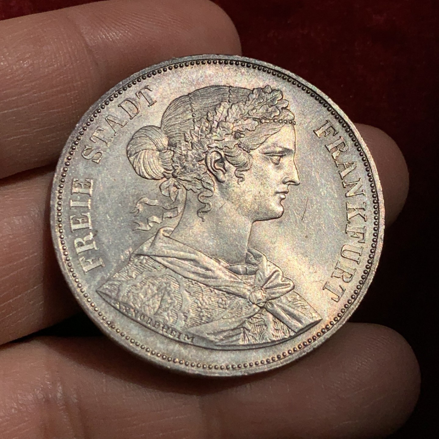 《竞宝斋》第131场-周日，周一连拍 (全场包邮) 1862年 法兰克福少女2泰勒银币，德系热门，UNC品相