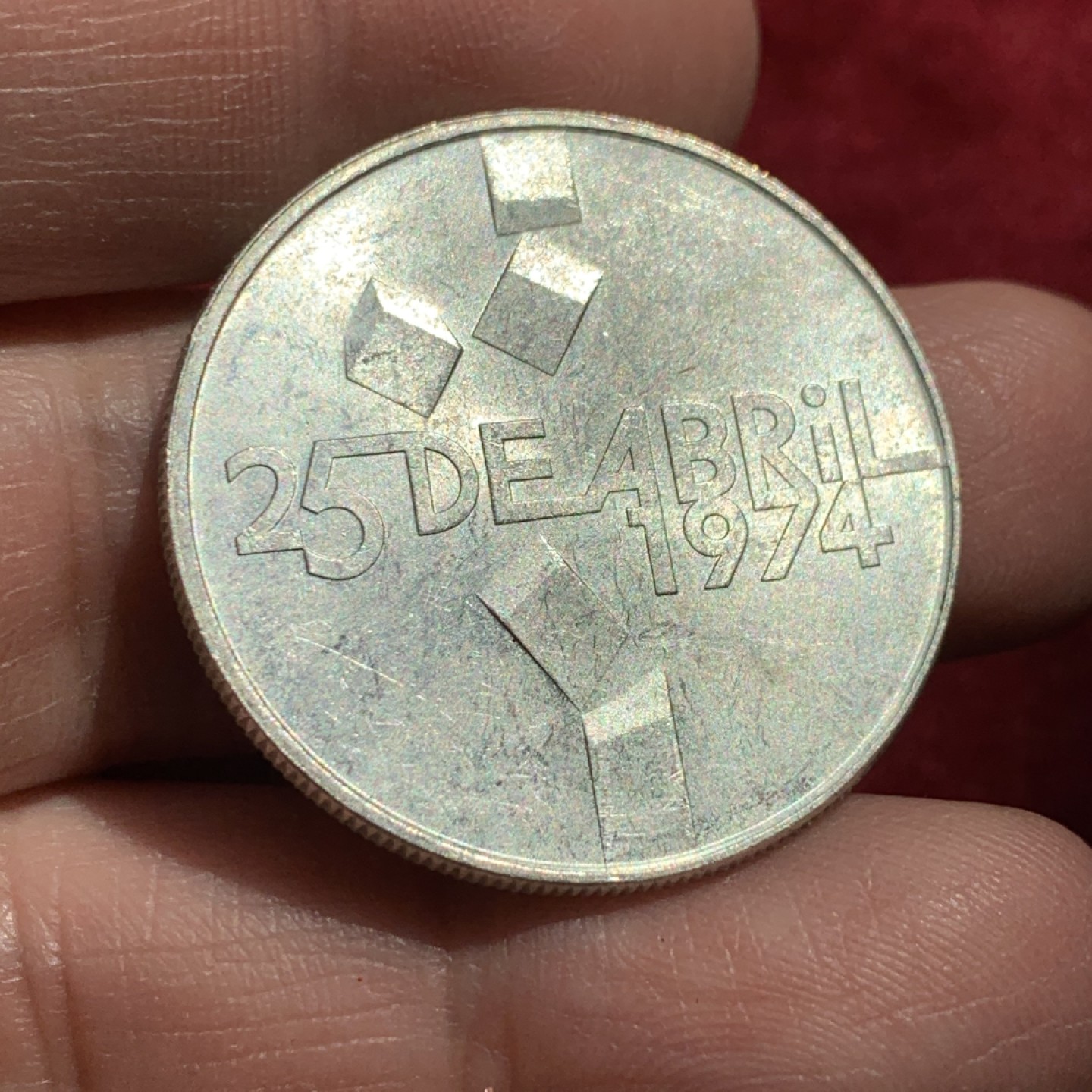 《竞宝斋》第131场-周日，周一连拍 (全场包邮) 葡萄牙1974年 康乃馨革命纪念100/250埃斯库多银币一对 总重40克