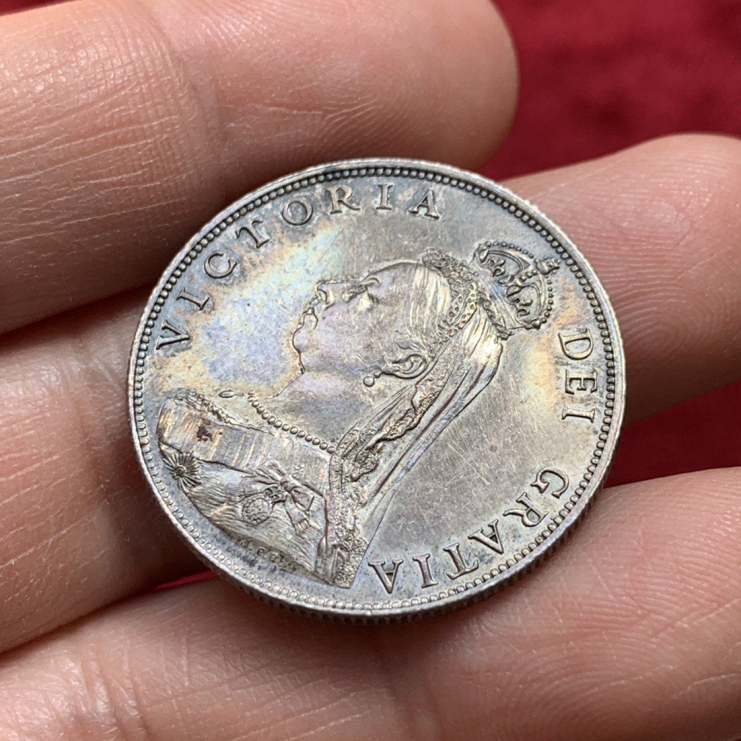 《竞宝斋》第131场-周日，周一连拍 (全场包邮) 1887年维多利亚高冠1弗洛林2先令银币