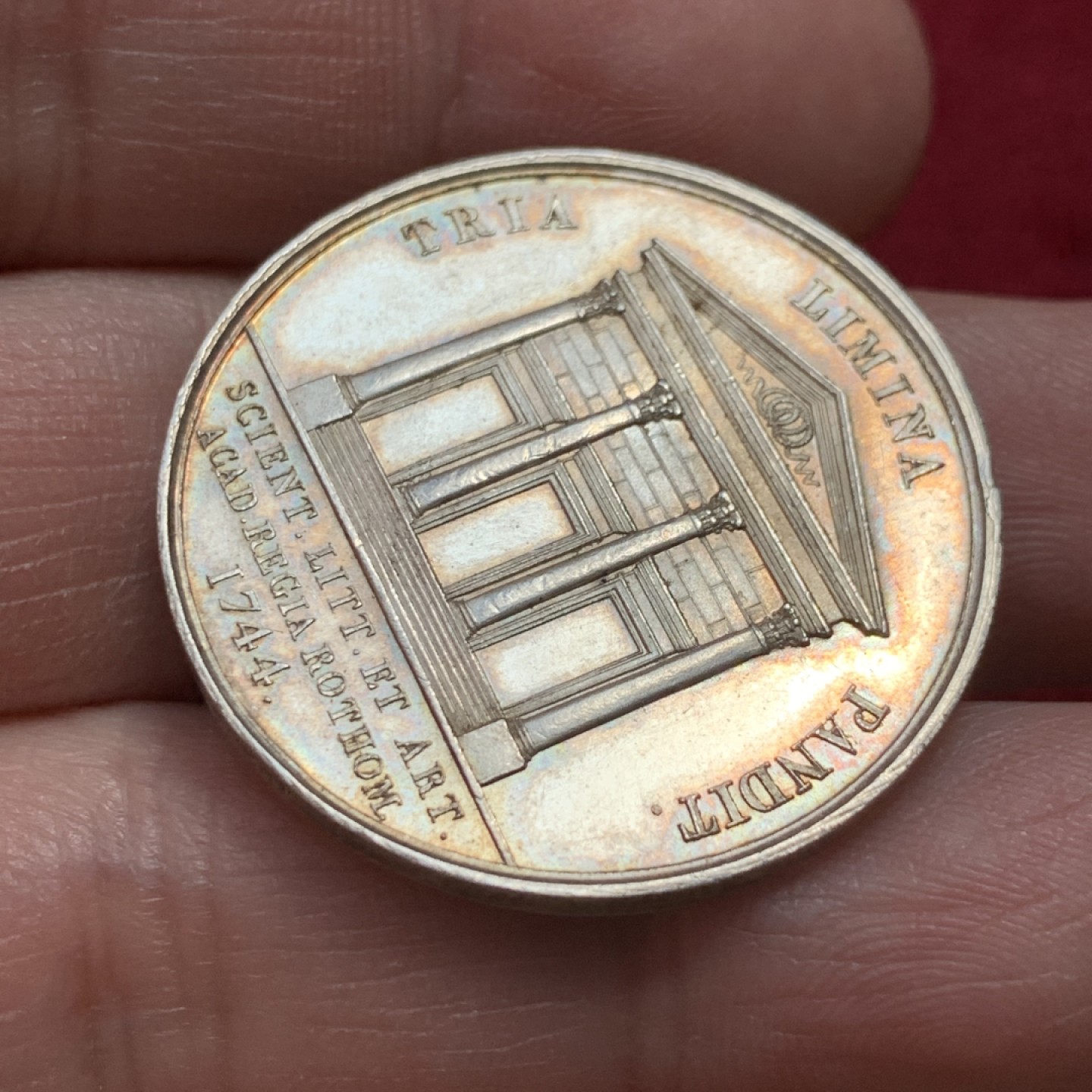 《竞宝斋》第131场-周日，周一连拍 (全场包邮) 法国1744年 诺曼底 JETON银币 细节一流 非常漂亮 15.9克 手指铭银标