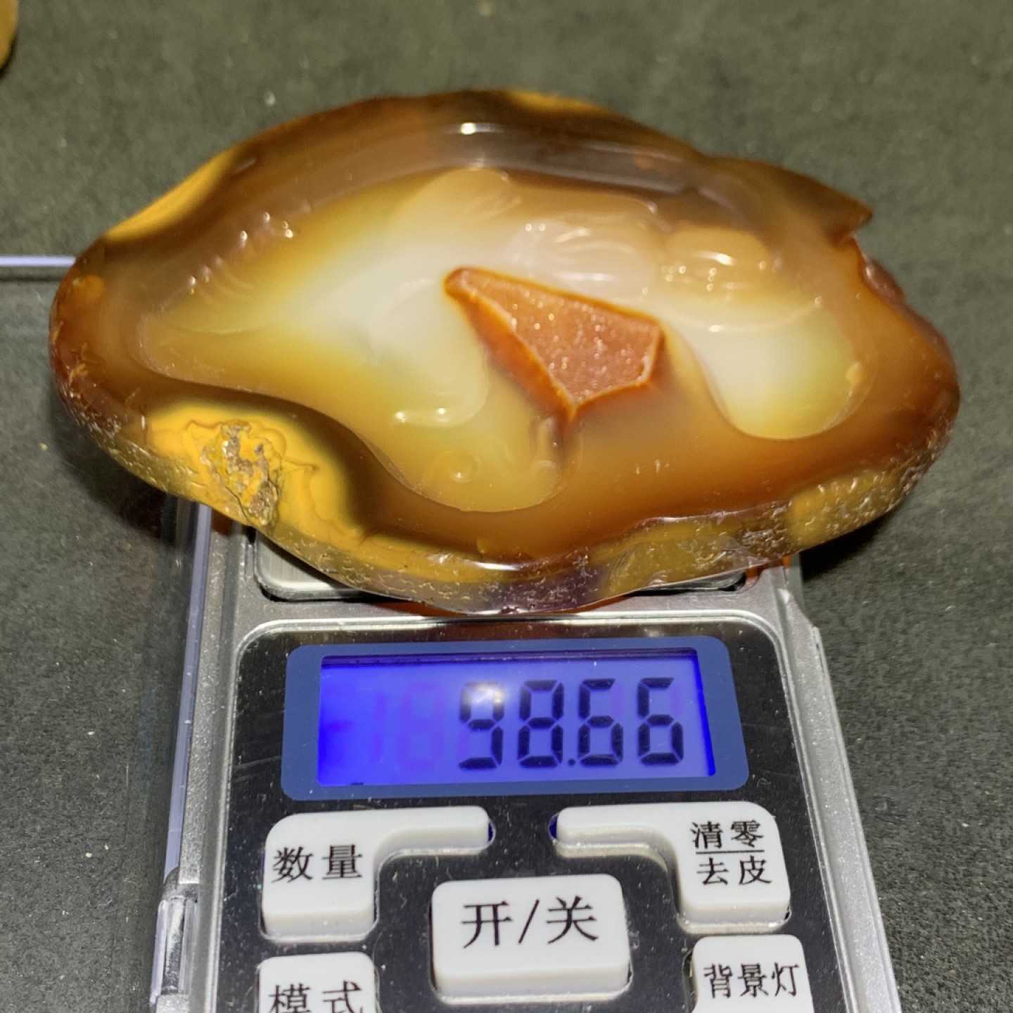重器天然马达加斯加原皮玛瑙巧雕无相佛大 牌子一块